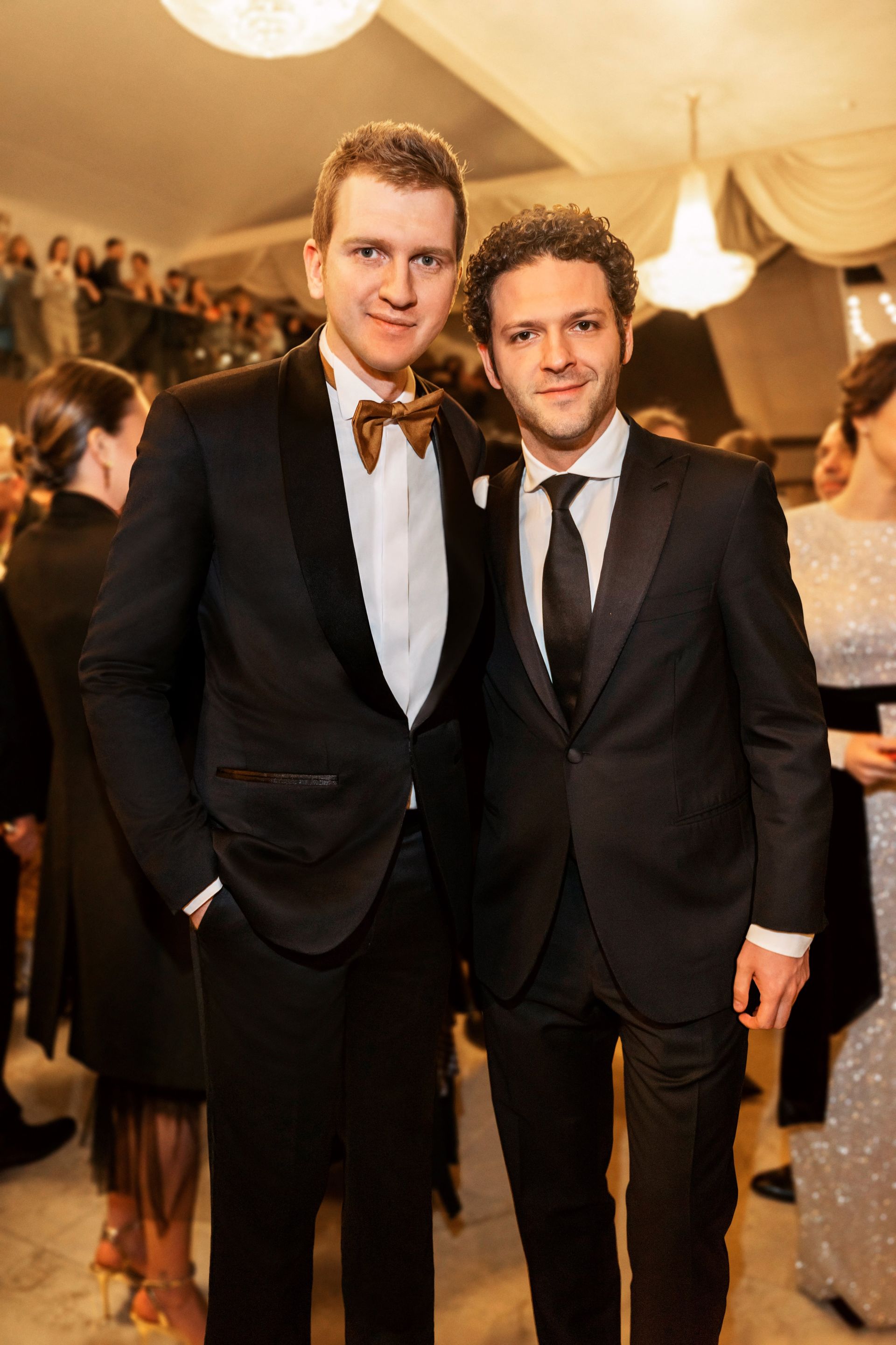 Стилист Александр Белов и
                                                            Константин Крюков