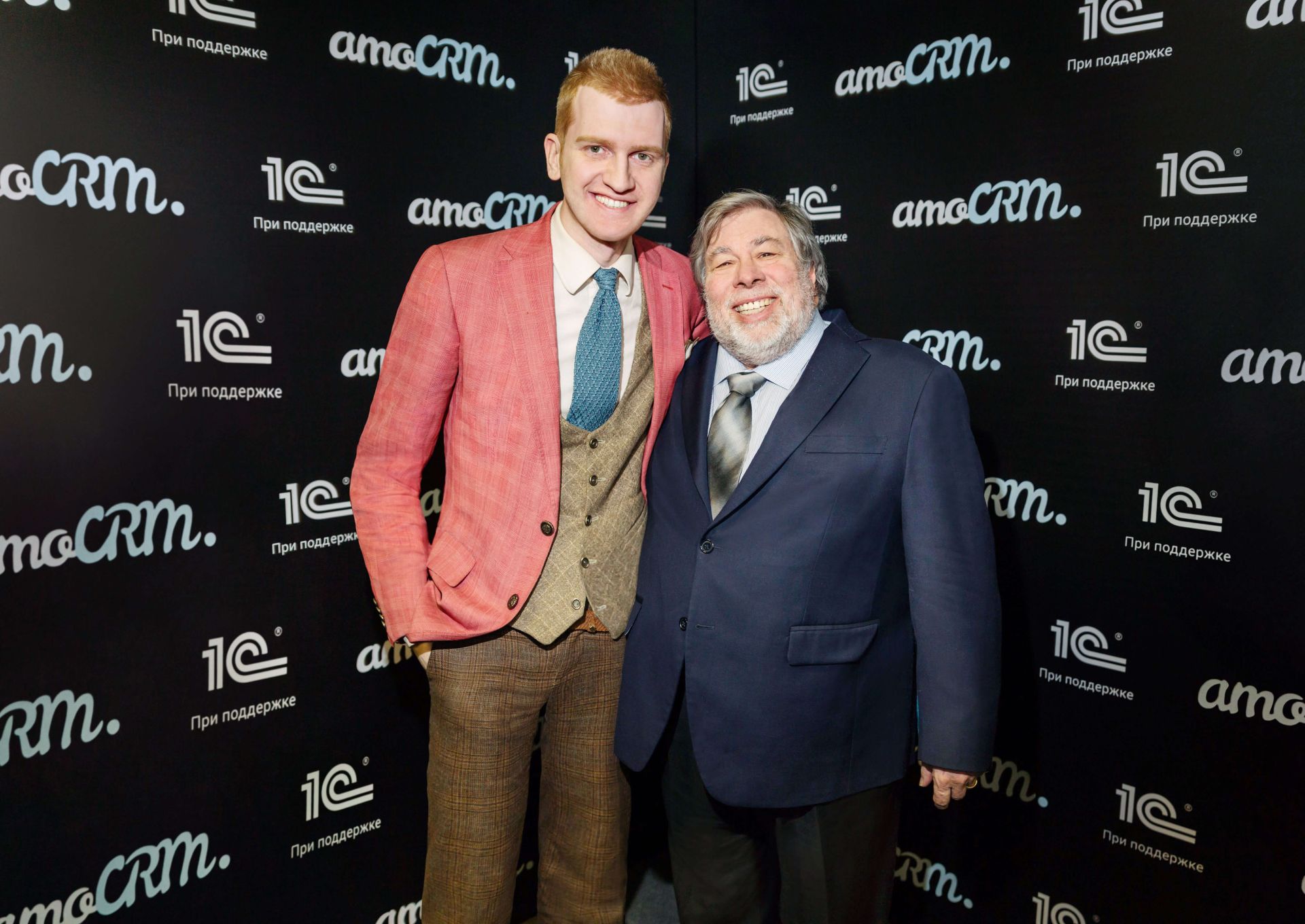 Стилист Александр Белов и
                                                            Стив Возняк