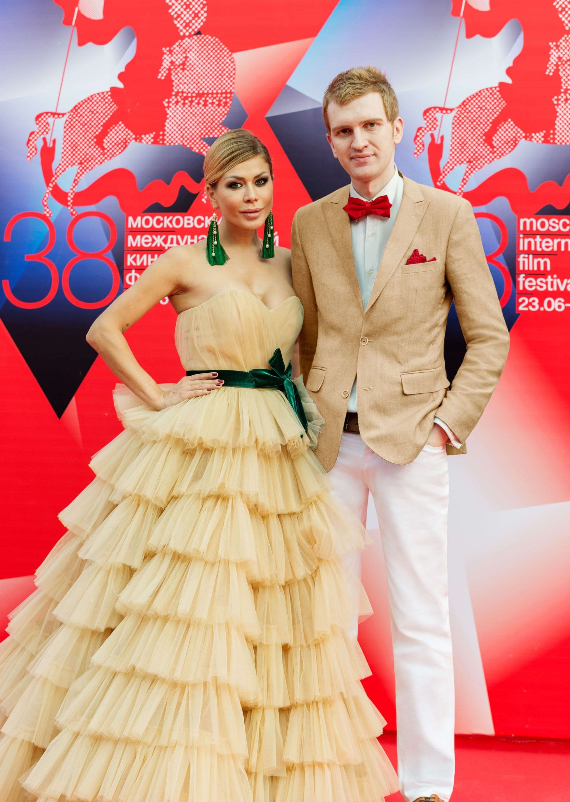 Стилист Александр Белов и
                                                            Белла Потемкина