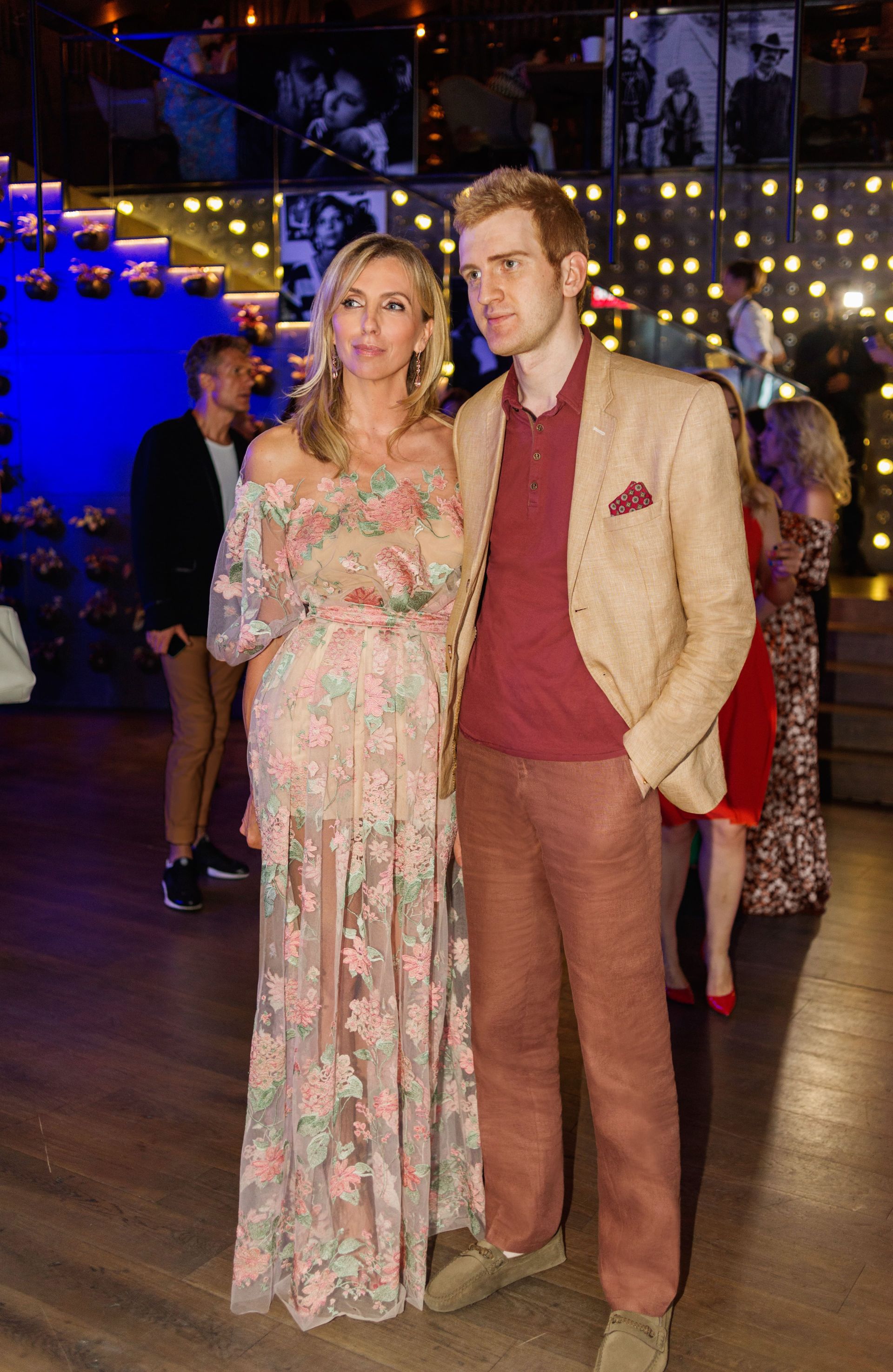 Стилист Александр Белов и
                                                            Светлана Бондарчук