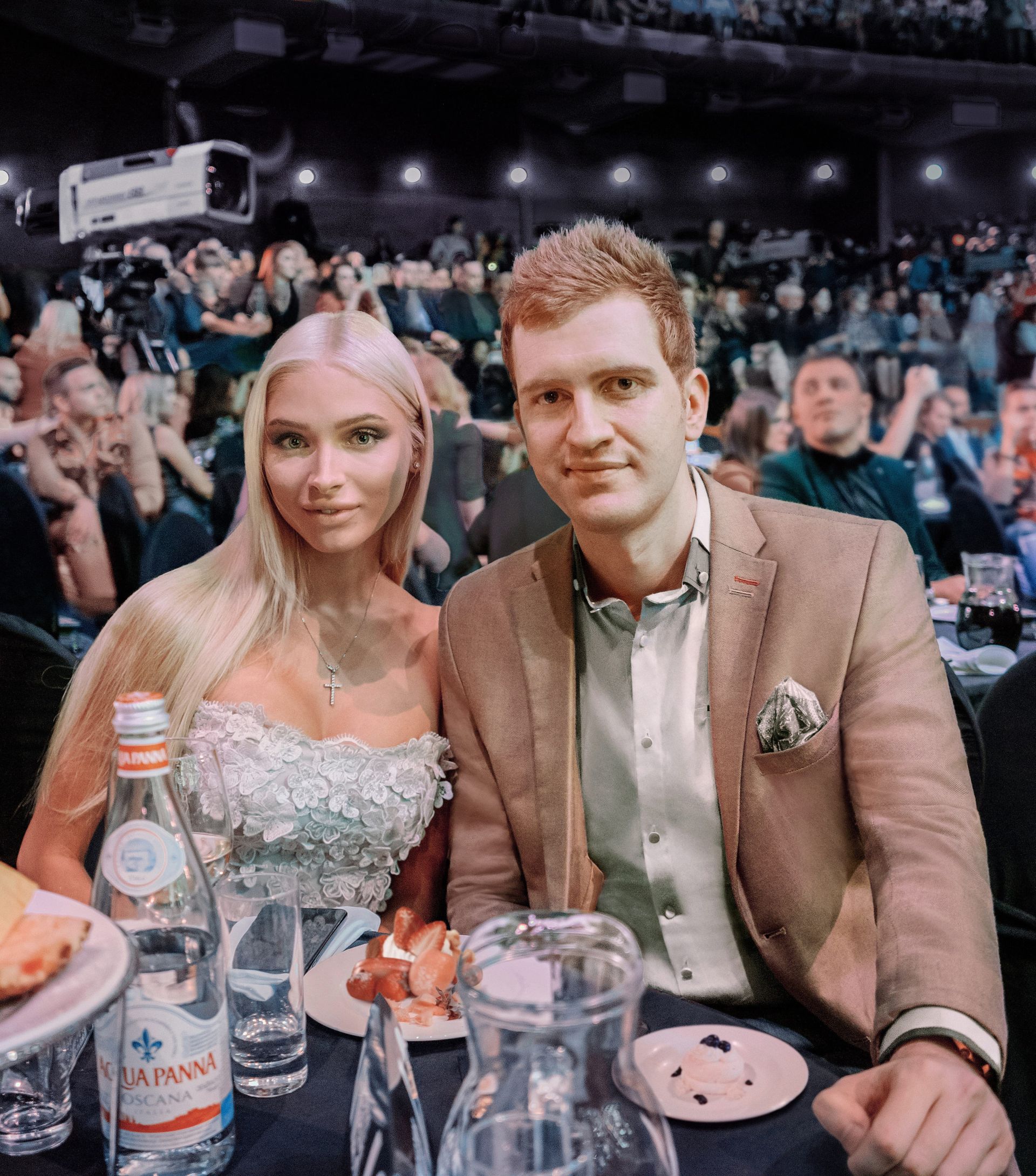 Стилист Александр Белов и
                                                            Алена Шишкова